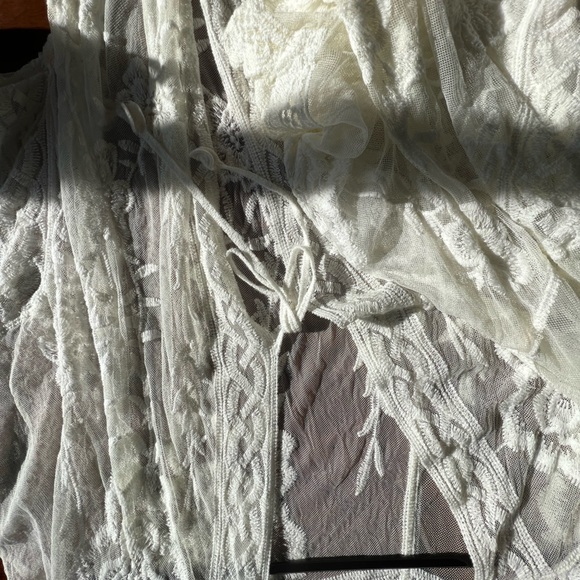 Floral hand sewn robe - Picture 2 of 4